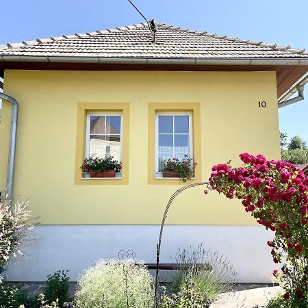 Zlty Domcek - Apartman Svabovce Екстер'єр фото