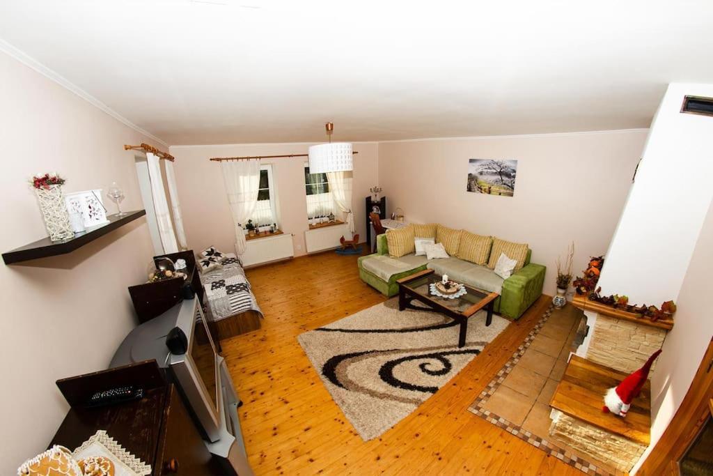 Zlty Domcek - Apartman Svabovce Екстер'єр фото